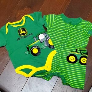 John Deere baby set
